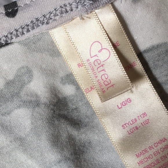 Retreat by Rhonda Shear Top Sz L Gray White Camo Soft w ruched sides Soft knit - Picture 9 of 10